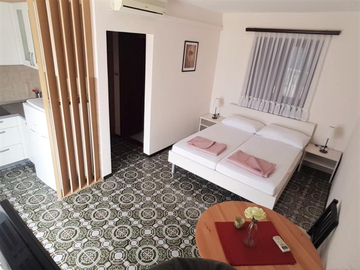 Apartments Marta 로고즈니차 외부 사진